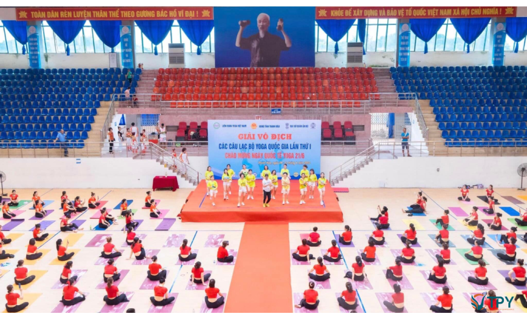 Khai Mạc Giải Vô Địch Các CLB Yoga Quốc Gia Lần I Ngoài ra, đây là giải đấu đầu tiên được tổ chức với sự tham gia của các CLB Yoga trên toàn quốc góp phần đẩy mạnh phong trào “Toàn dân rèn luyện thân thể theo gương Bác Hồ vĩ đại”. Học Viện Yoga Quốc Tế TPY tự hào là đơn vị đồng hành cùng Ban Tổ Chức và chúc mừng Giải Đấu thành công tốt đẹp. Một số hình ảnh tại Lễ Khai Mạc: