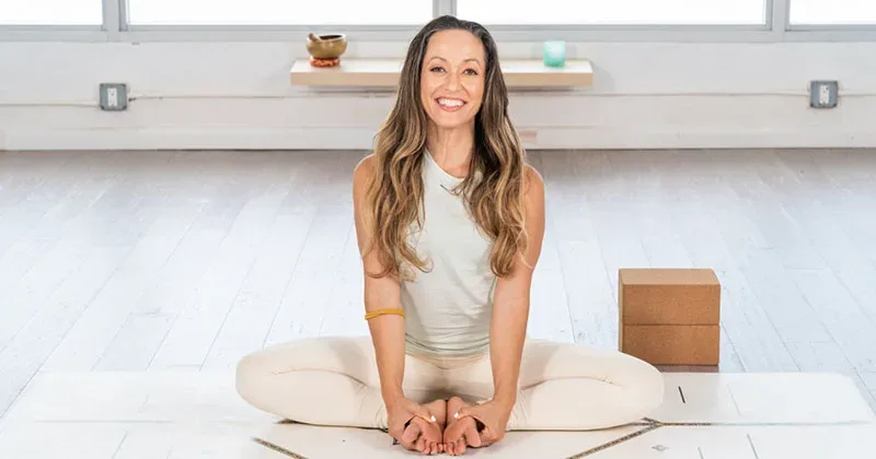 Nghề huấn luyện viên yoga – Cơ hội và thách thức 8 Lan tỏa những điều tích cực đến mọi người