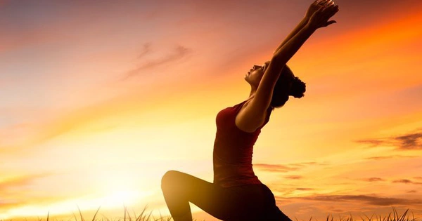 Chuỗi Chào mặt trời (Surya Namaskar): Thức tỉnh thân – tâm mỗi sớm mai 16 Chuỗi Chào mặt trời - Surya Namaskar là gì