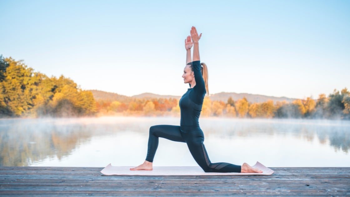 Tư thế Trường tấn thấp (Anjaneyasana) – Low Lunge: Nền tảng cho sự mở rộng & cân bằng 22 Hướng dẫn thực hiện tư thế Trường tấn thấp