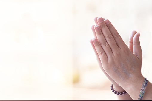 Thủ ấn Yoga – Bí mật chữa lành ẩn trong từng cử chỉ 23 Anjali Mudra (Ấn cầu nguyện)