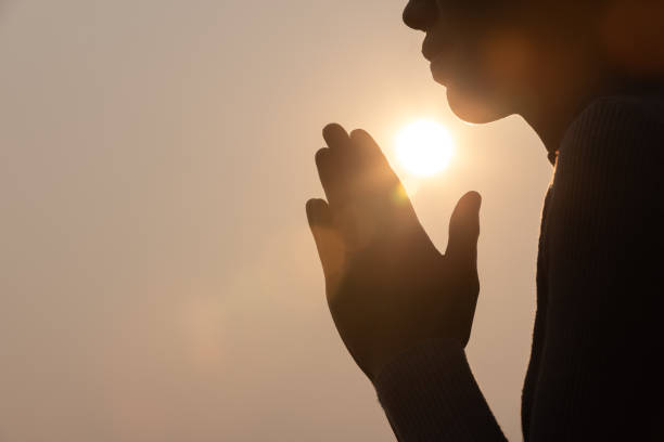 Thủ ấn Yoga – Bí mật chữa lành ẩn trong từng cử chỉ 23 Ứng dụng các thủ ấn trong đời sống hiện đại