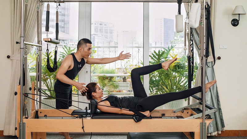 Yoga và Pilates: Từ bản chất, cơ hội đến thách thức nghề nghiệp 25 Huấn luyện viên Pilates