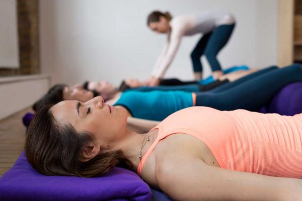 Yoga Nidra: Giấc ngủ tỉnh thức - Tái tạo thân tâm 26 Nguồn gốc và lịch sử Yoga Nidra