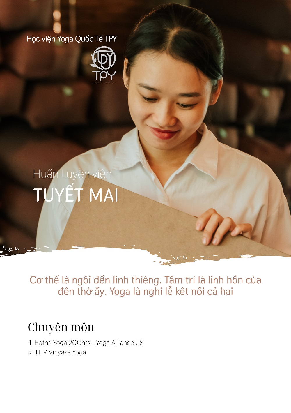 Học viện yoga quốc tế TPY 25 CÔ TUYẾT MAI
