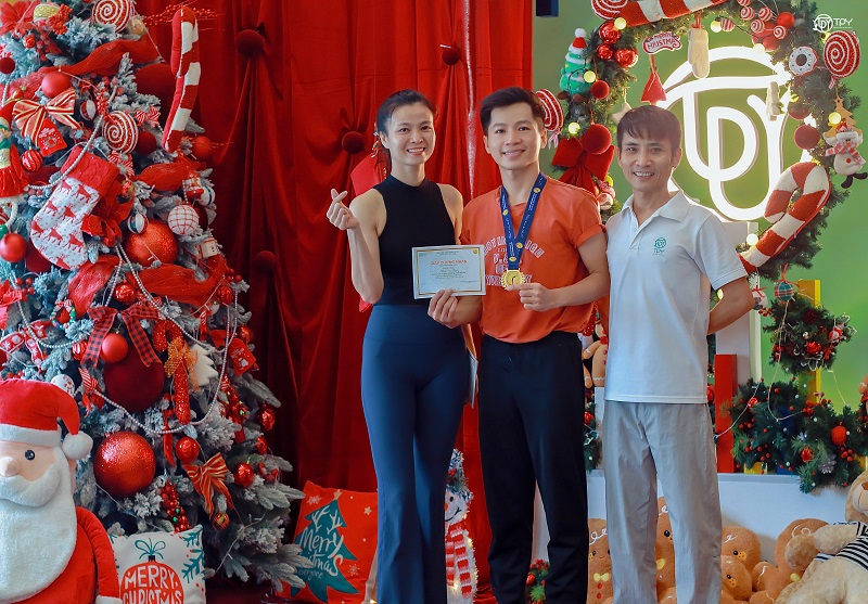 Thử thách chào mặt trời mùa 4