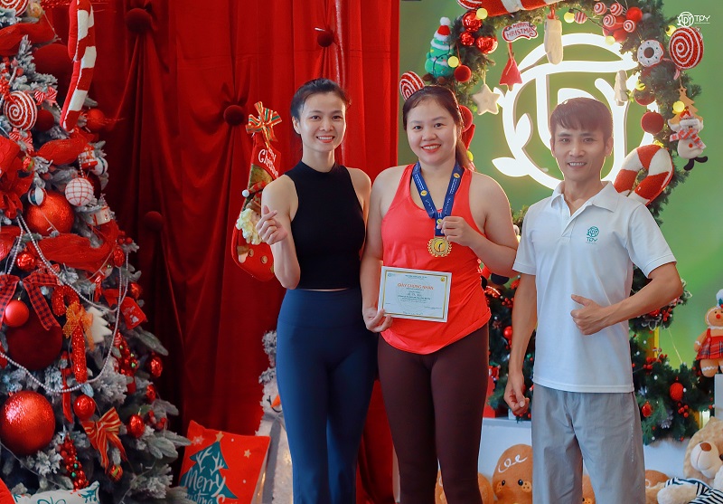 Thử thách chào mặt trời mùa 4