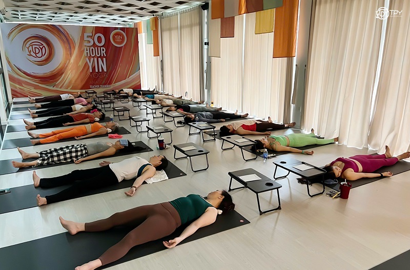 Vượt qua khuôn mẫu, những phản ứng của thân và tâm