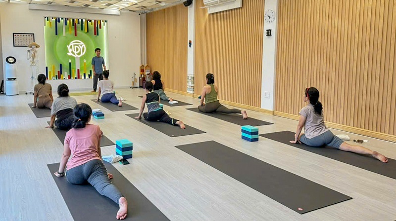 Những ai cần cân nhắc kỹ trước khi học HLV yoga