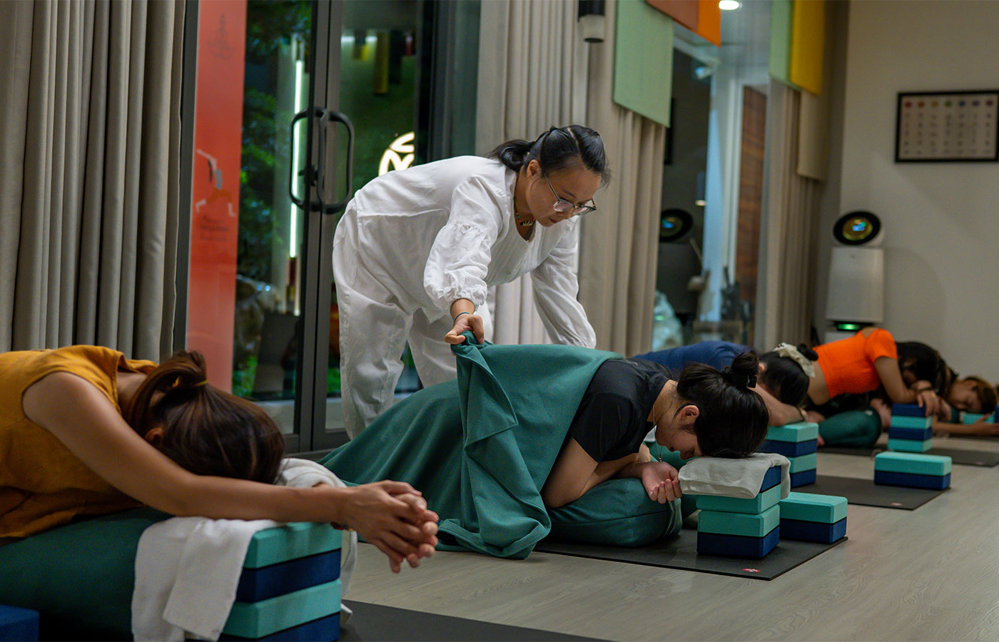 Yoga điều chỉnh tư thế: Khi cơ thể được trở về vị trí tự nhiên của nó 4 Chương trình Workshop hàng tháng