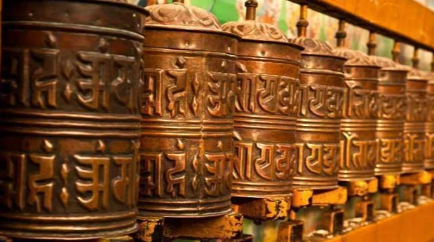 Luân xa trong Phật giáo và trong Yoga | Sự khác biệt 28 Hướng tác động luân xa trong Phật giáo