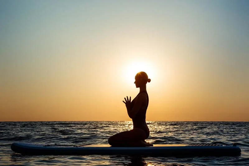 Nghệ thuật buông bỏ trong yoga