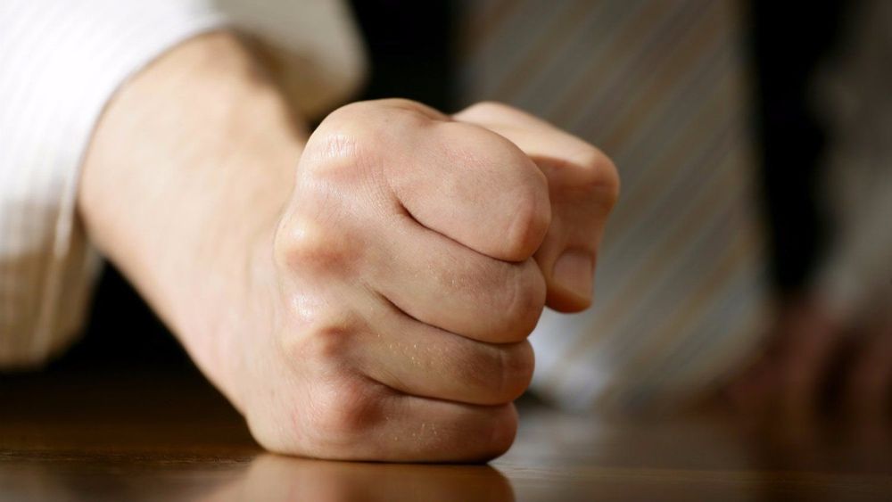 Vì sao con người dễ bị dồn nén cảm xúc